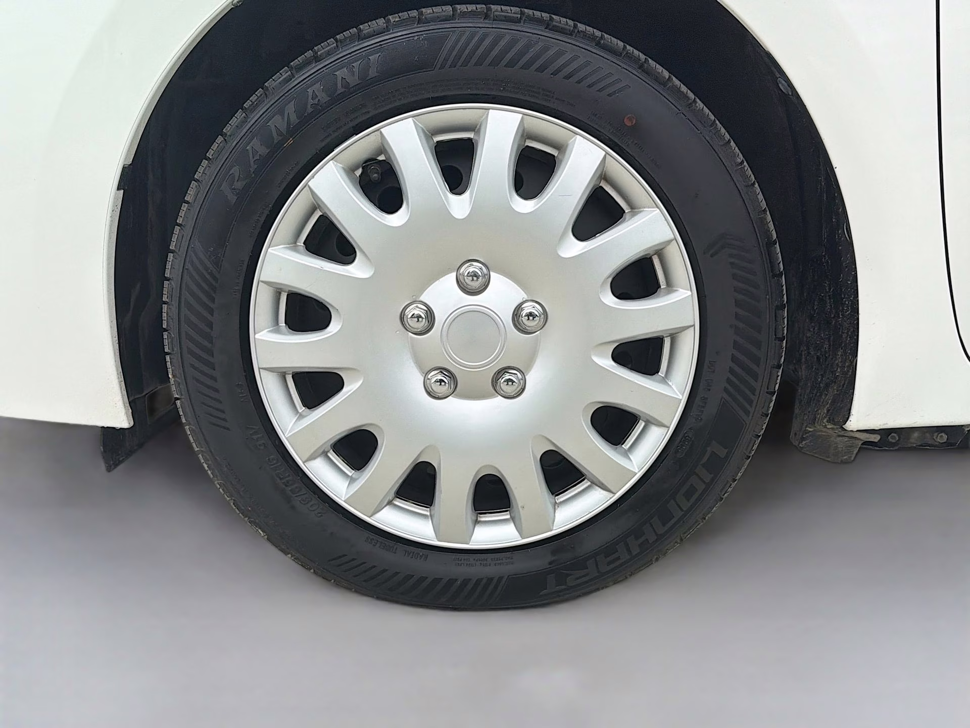 2019 Super White Toyota Corolla LE FWD Sedan