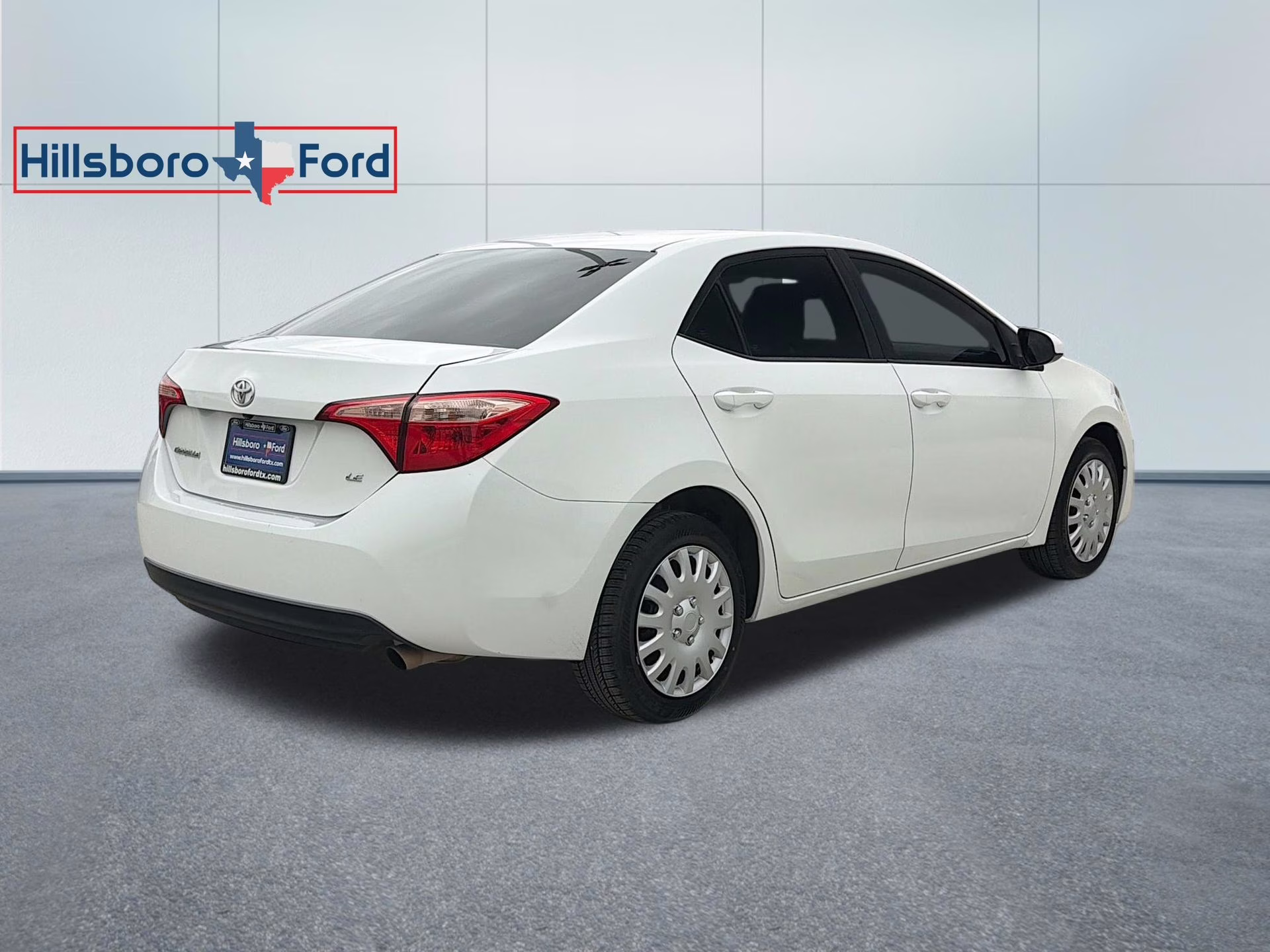 2019 Super White Toyota Corolla LE FWD Sedan