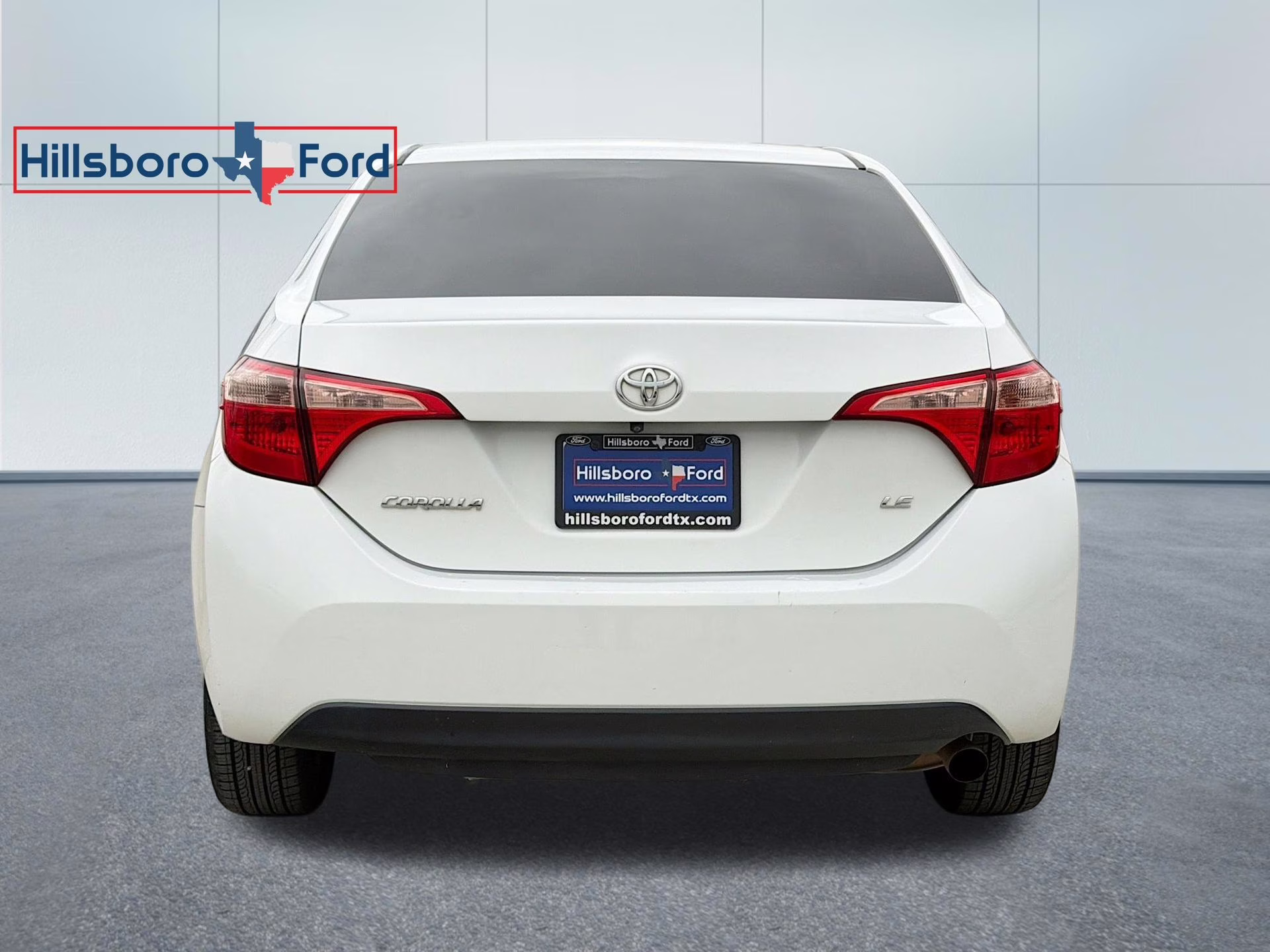 2019 Super White Toyota Corolla LE FWD Sedan