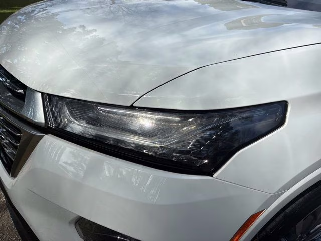 2023 Summit White Chevrolet Traverse Premier FWD SUV