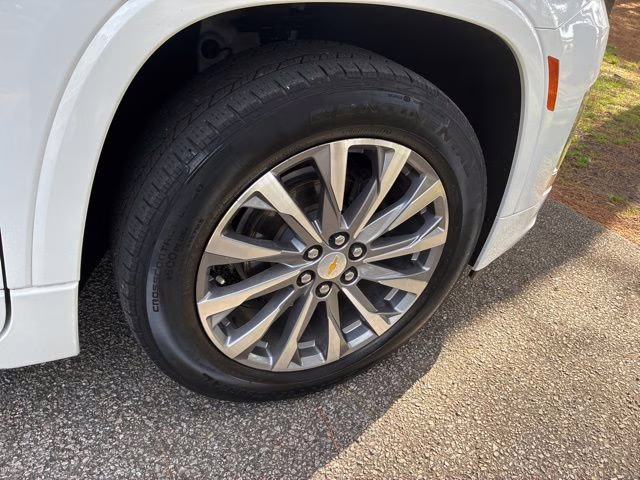 2023 Summit White Chevrolet Traverse Premier FWD SUV