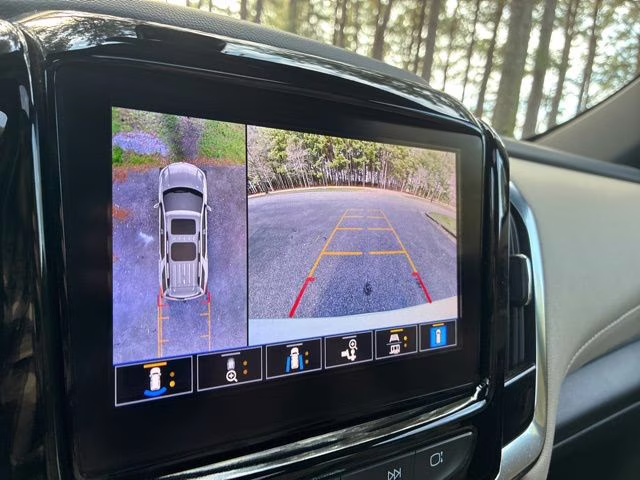 2023 Summit White Chevrolet Traverse Premier FWD SUV