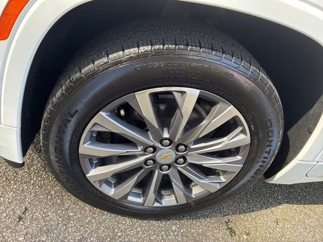 2023 Summit White Chevrolet Traverse Premier FWD SUV