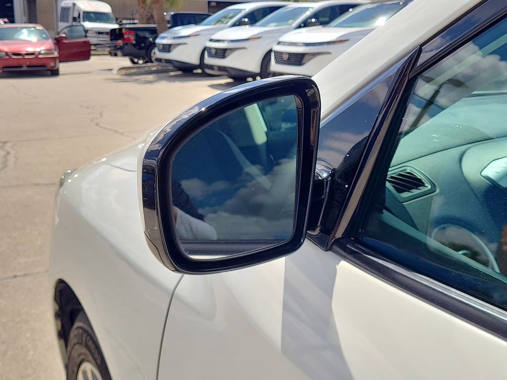 2016 Glacier White Nissan Pathfinder SV FWD SUV