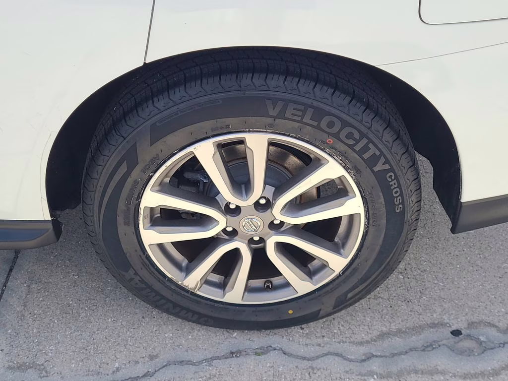 2016 Glacier White Nissan Pathfinder SV FWD SUV