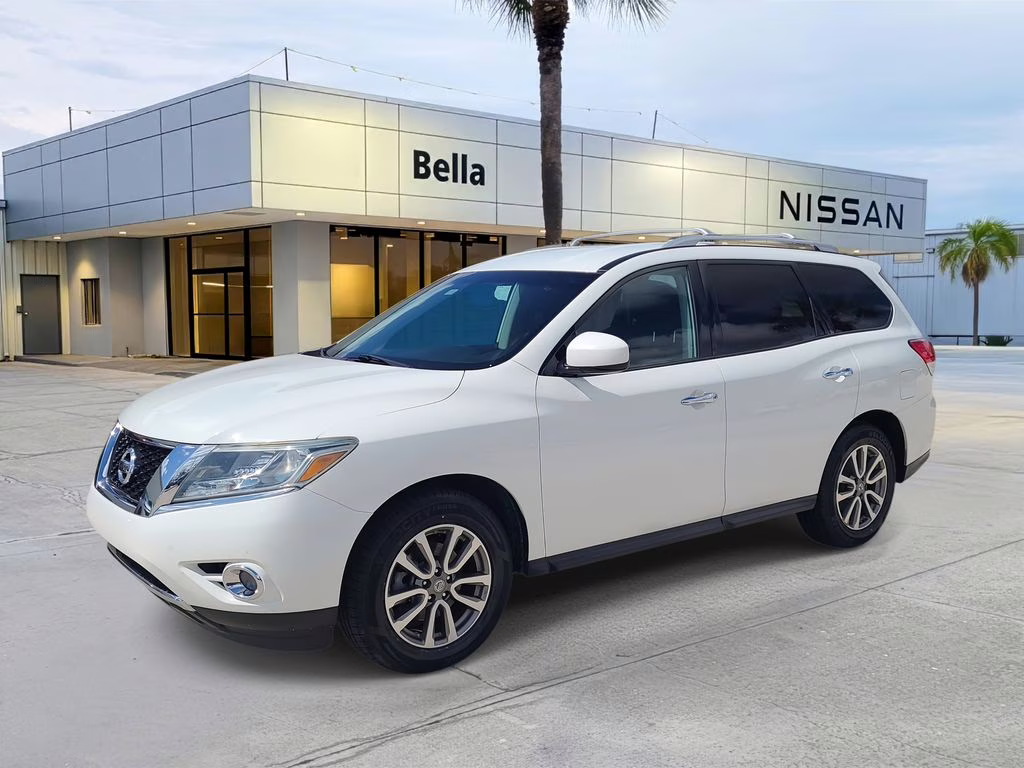2016 Glacier White Nissan Pathfinder SV FWD SUV