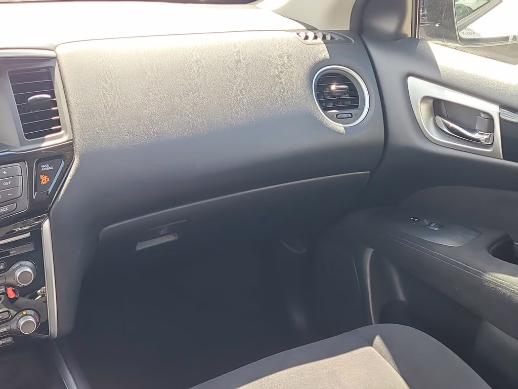 2016 Glacier White Nissan Pathfinder SV FWD SUV