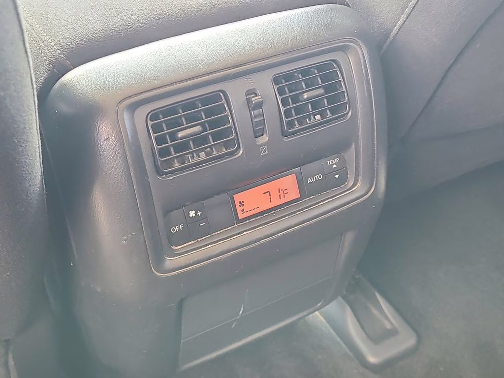 2016 Glacier White Nissan Pathfinder SV FWD SUV