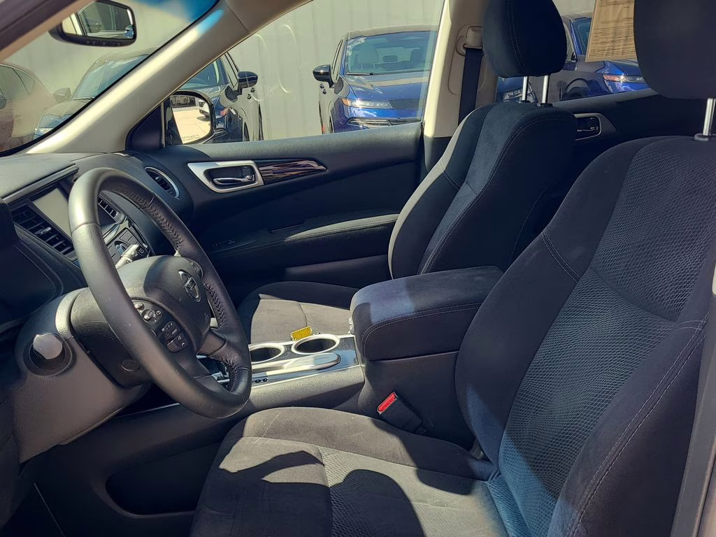 2016 Glacier White Nissan Pathfinder SV FWD SUV