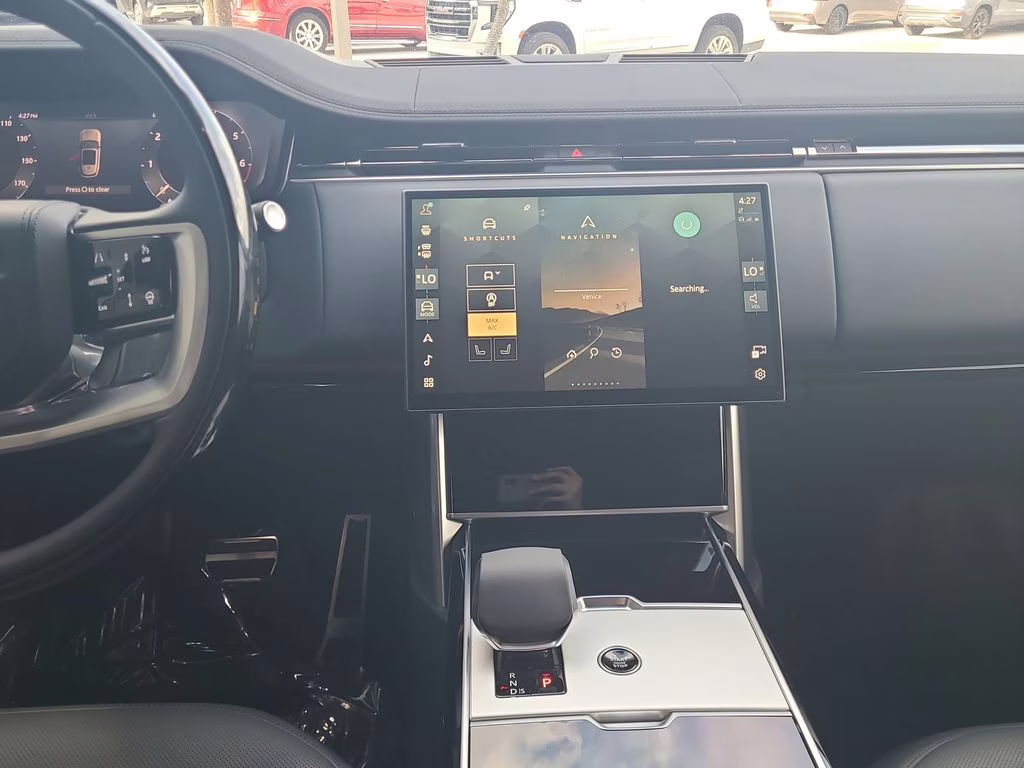 2025 Fuji White Land Rover Range Rover SE AWD SUV