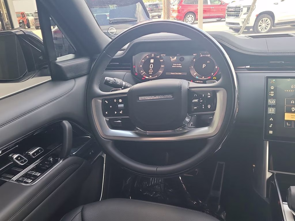 2025 Fuji White Land Rover Range Rover SE AWD SUV
