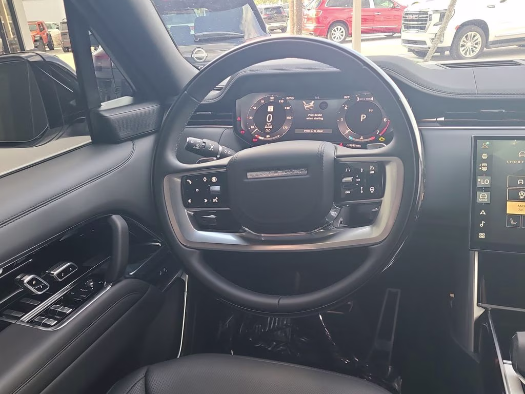 2025 Fuji White Land Rover Range Rover SE AWD SUV