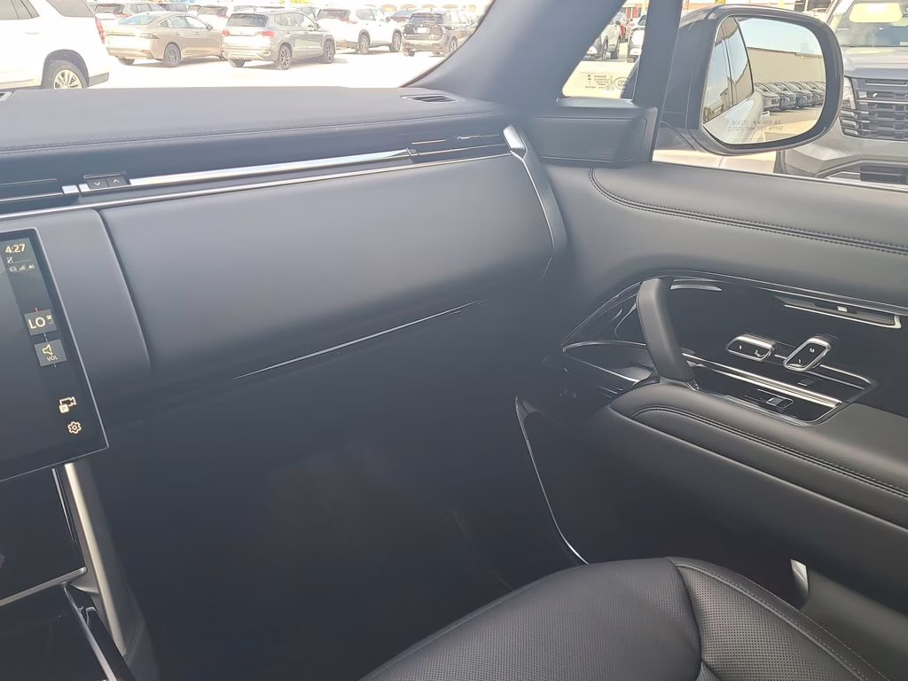 2025 Fuji White Land Rover Range Rover SE AWD SUV