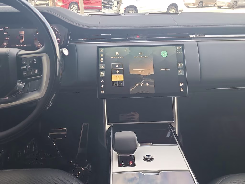2025 Fuji White Land Rover Range Rover SE AWD SUV