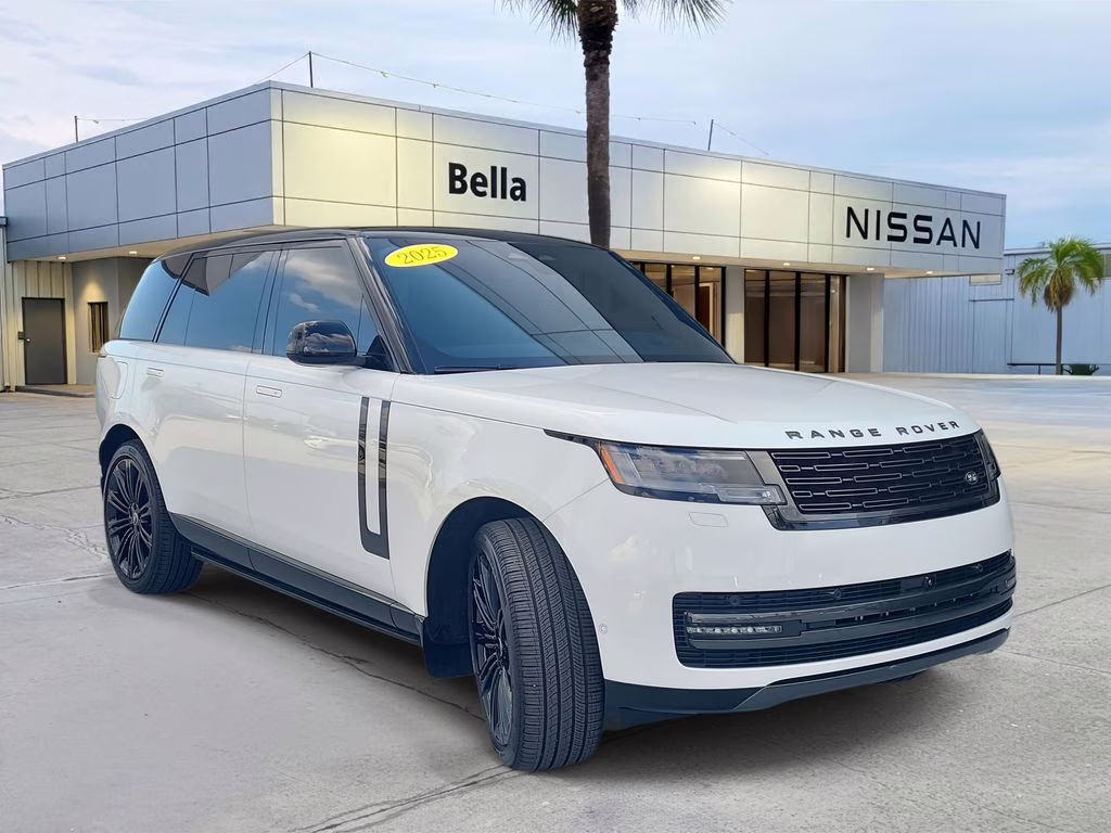 2025 Fuji White Land Rover Range Rover SE AWD SUV