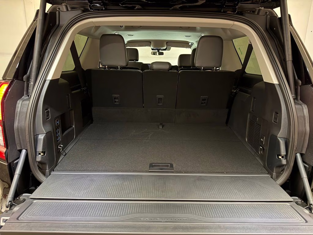 2026 Black Metallic Ford Expedition Max Active RWD SUV