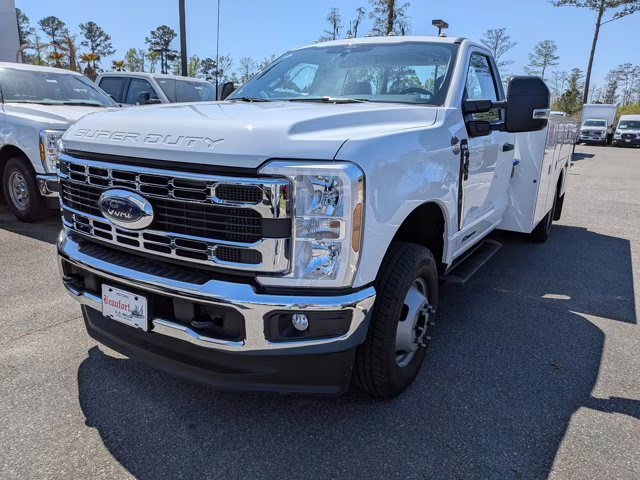 2026 Oxford White Ford Super Duty F-350 DRW XL 4X4 Truck