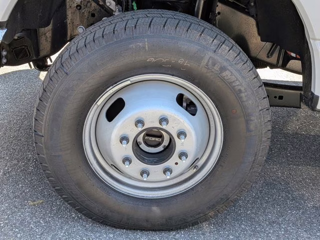 2026 Oxford White Ford Super Duty F-350 DRW XL 4X4 Truck