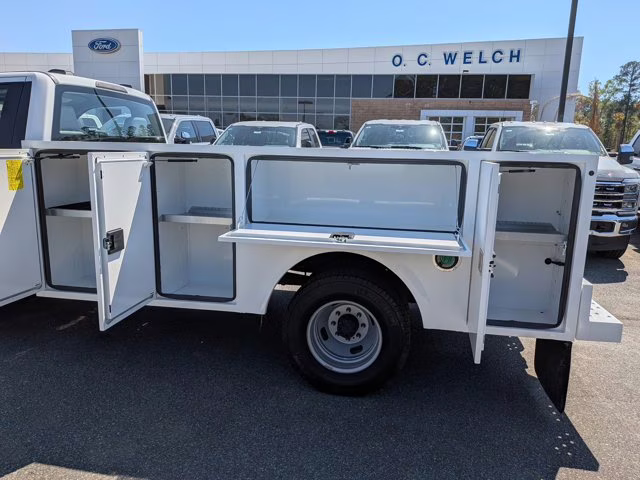 2026 Oxford White Ford Super Duty F-350 DRW XL 4X4 Truck