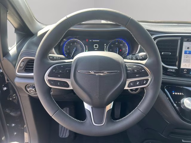 2026 Diamond Black Crystal Pearlcoat Chrysler Pacifica Select AWD Van