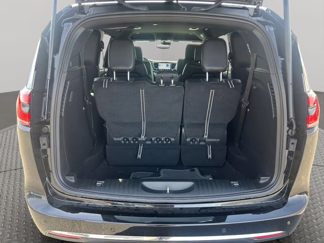 2026 Diamond Black Crystal Pearlcoat Chrysler Pacifica Select AWD Van