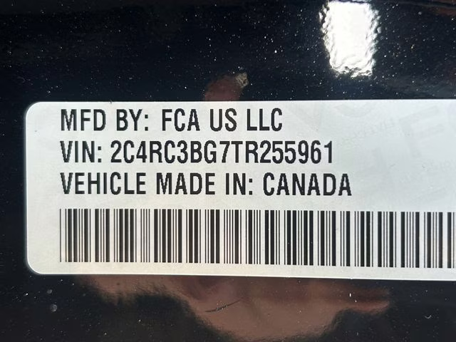 2026 Diamond Black Crystal Pearlcoat Chrysler Pacifica Select AWD Van