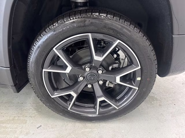 2026 '41 Jeep Cherokee Overland 4X4 SUV