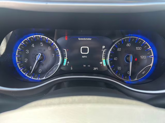 2026 Diamond Black Crystal Pearlcoat Chrysler Pacifica Select AWD Van