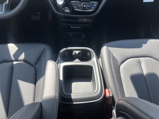 2026 Diamond Black Crystal Pearlcoat Chrysler Pacifica Select AWD Van