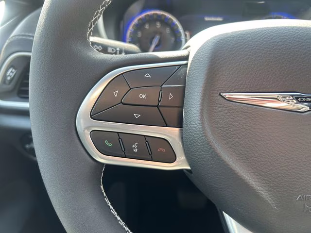 2026 Diamond Black Crystal Pearlcoat Chrysler Pacifica Select AWD Van