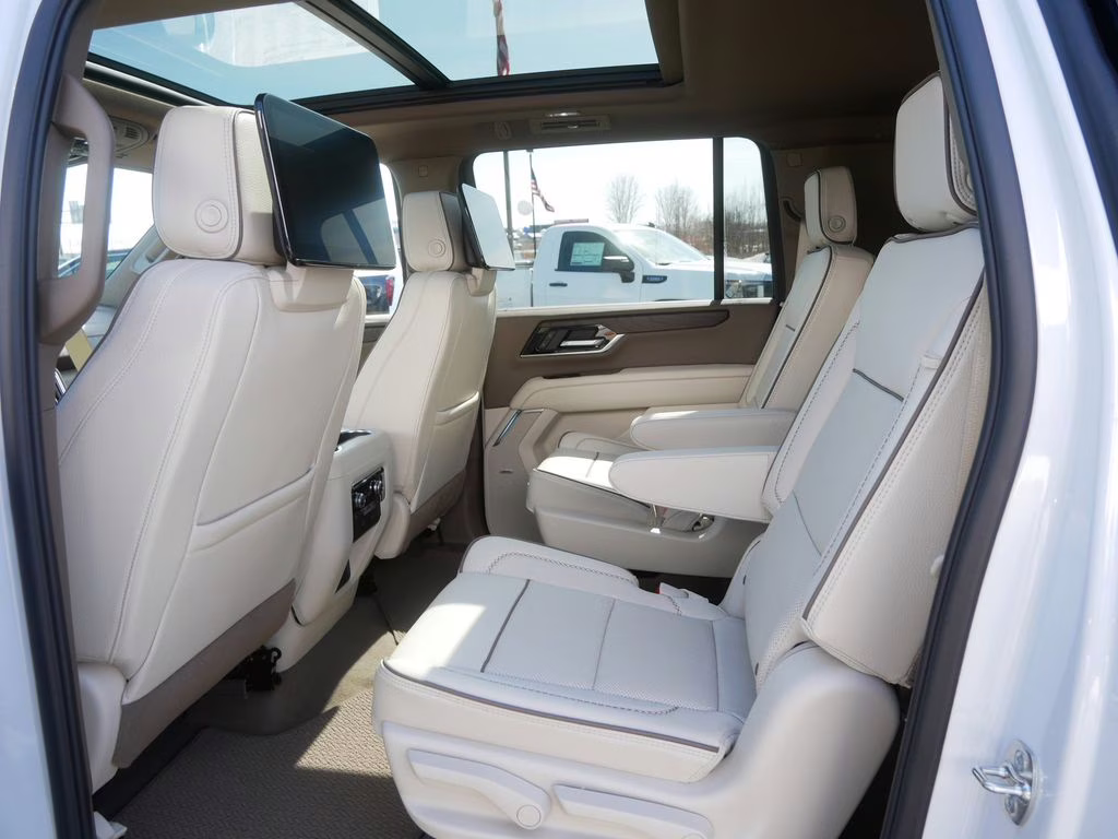 2026 Glacier White Tricoat GMC Yukon XL Denali 4X4 SUV