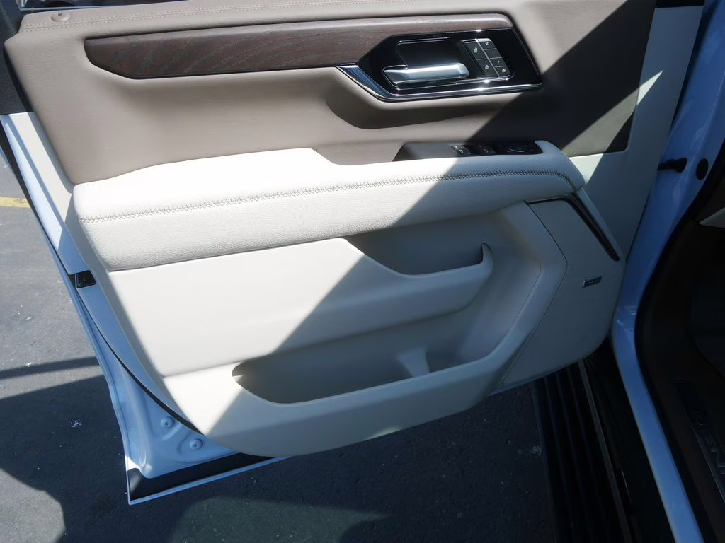 2026 Glacier White Tricoat GMC Yukon XL Denali 4X4 SUV