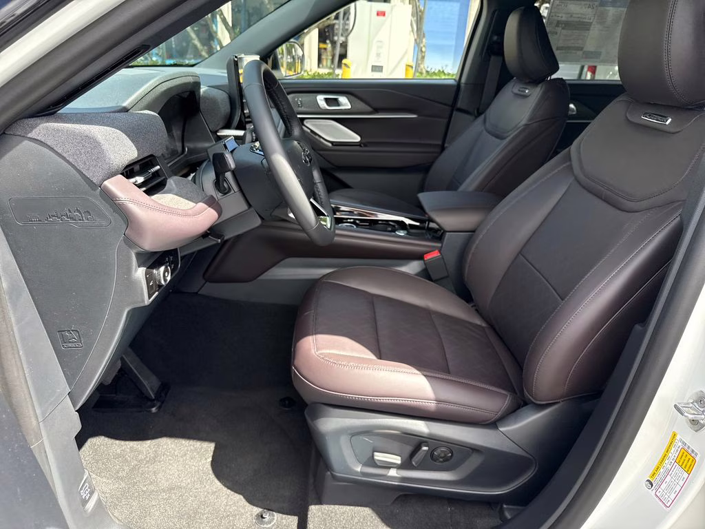 2026 Star White Metallic TC Ford Explorer Platinum RWD SUV