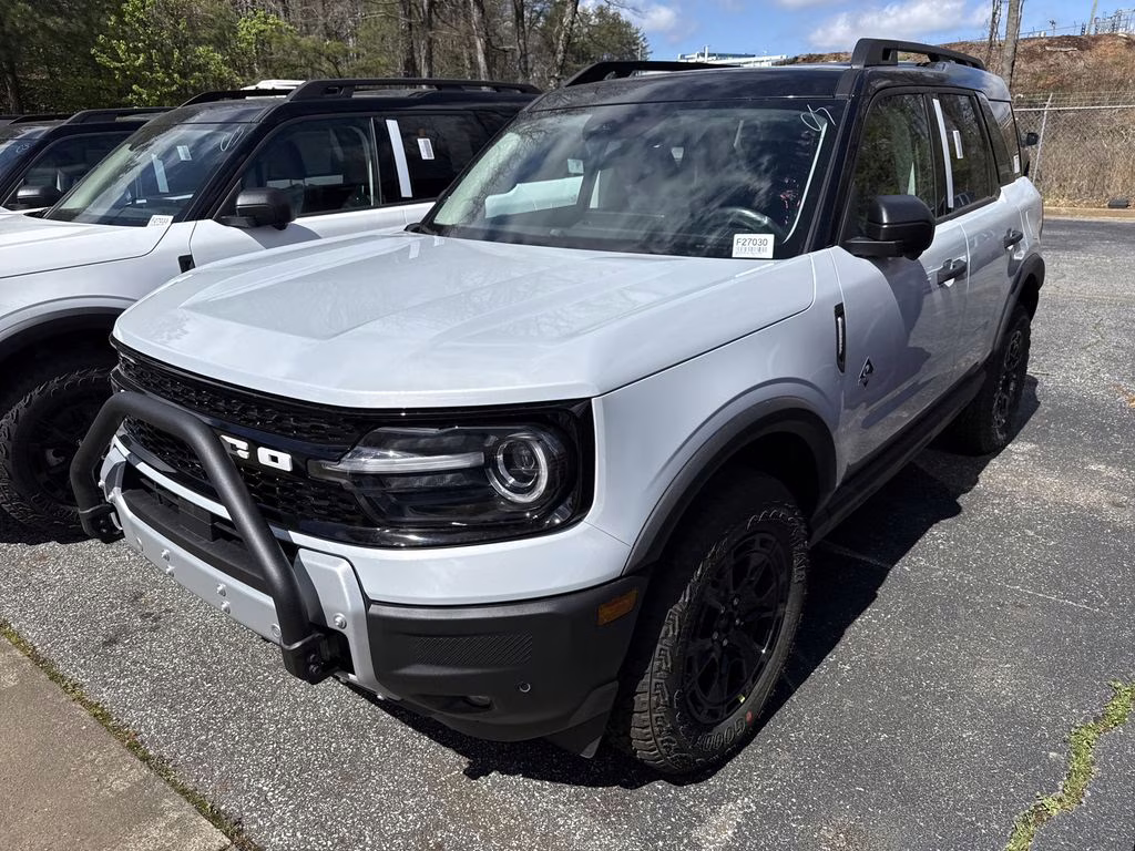 2026 Space White Metallic Ford Bronco Sport Outer Banks 4X4 SUV