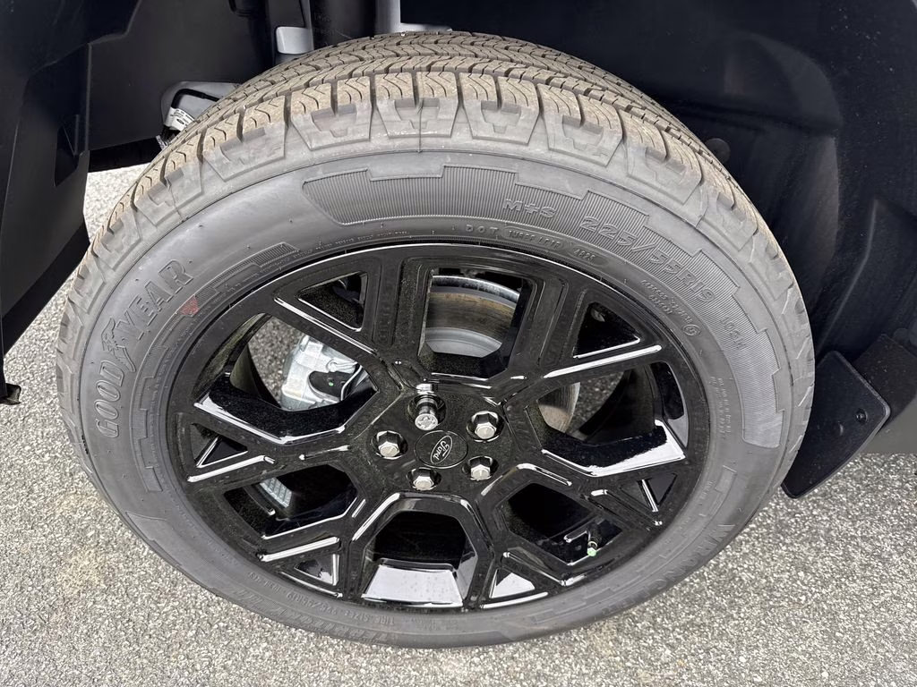 2026 White Ford Maverick XLT AWD Truck