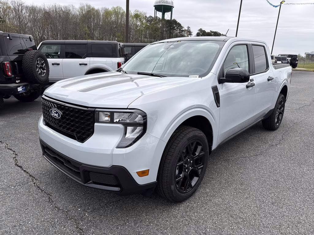 2026 White Ford Maverick XLT AWD Truck