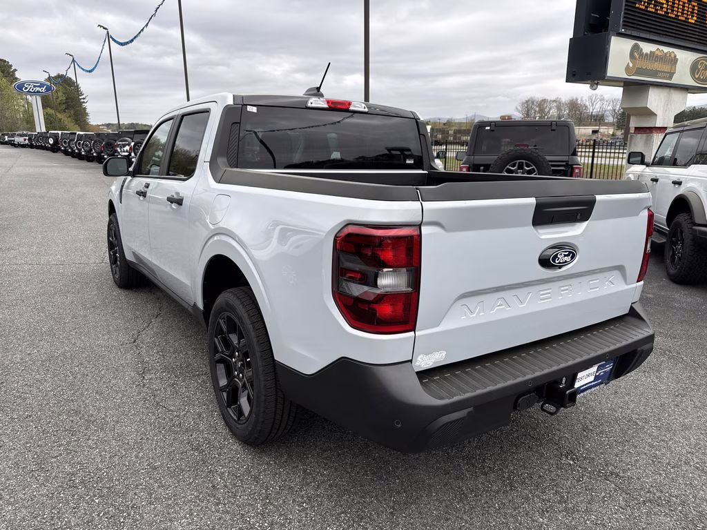 2026 White Ford Maverick XLT AWD Truck