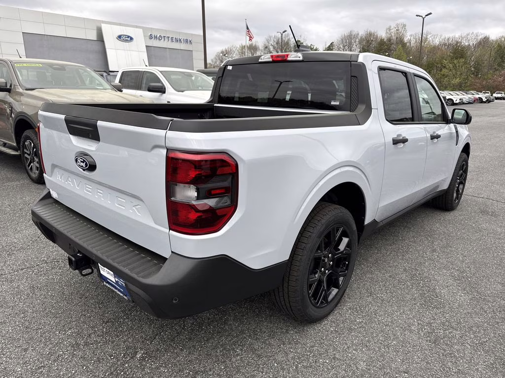 2026 White Ford Maverick XLT AWD Truck