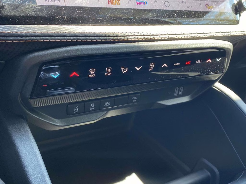 2026 Red Hot Pearlcoat Jeep Cherokee Limited 4X4 SUV