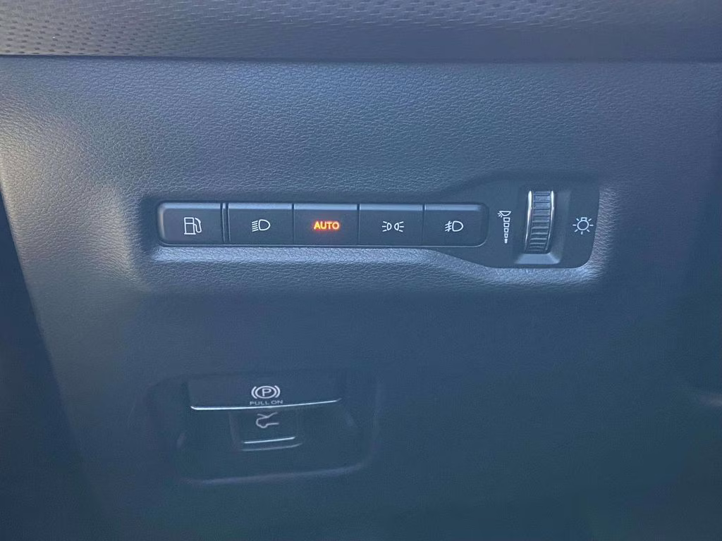 2026 Red Hot Pearlcoat Jeep Cherokee Limited 4X4 SUV