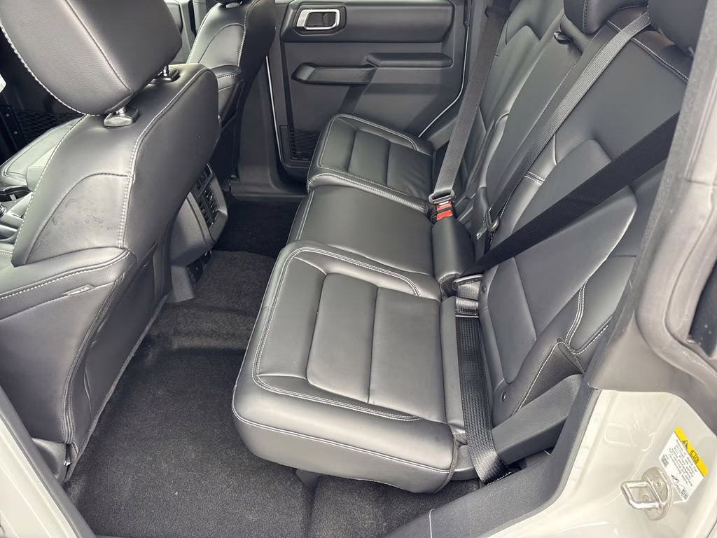 2026 Avalanche Ford Bronco Outer Banks 4X4 SUV