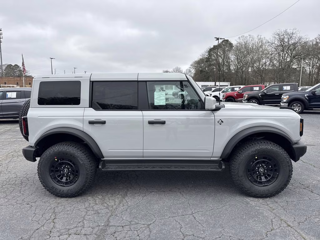 2026 Avalanche Ford Bronco Outer Banks 4X4 SUV