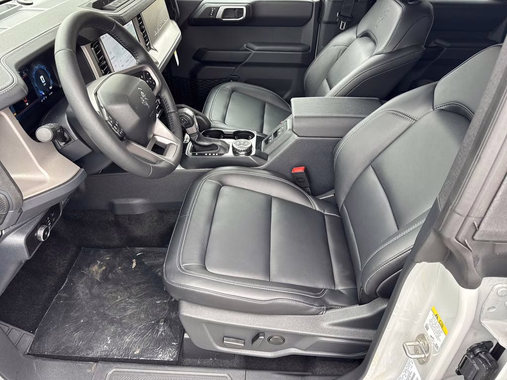 2026 Avalanche Ford Bronco Outer Banks 4X4 SUV