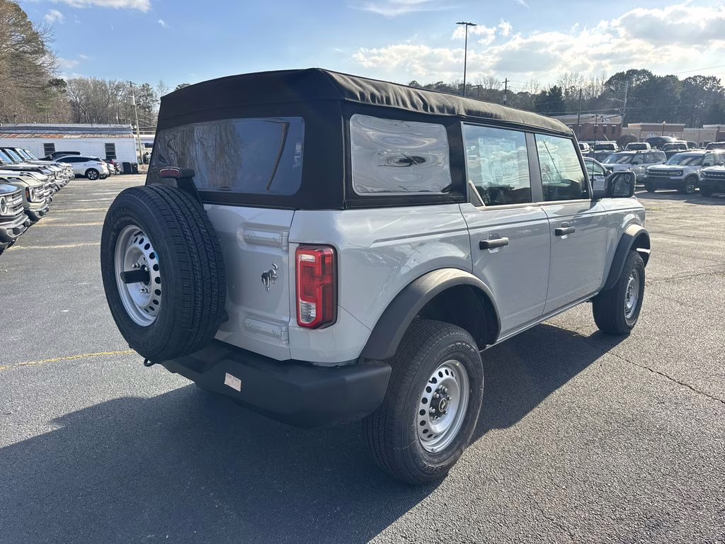 2026 Avalanche Ford Bronco Base 4X4 SUV