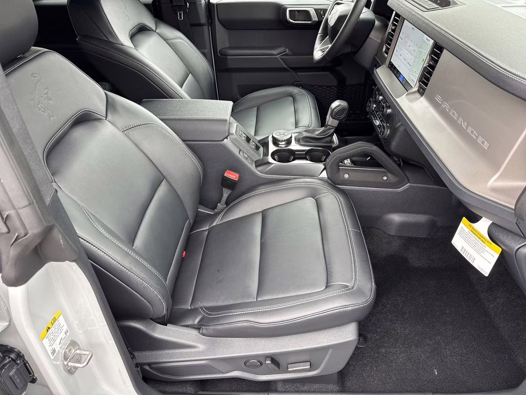 2026 Avalanche Ford Bronco Outer Banks 4X4 SUV