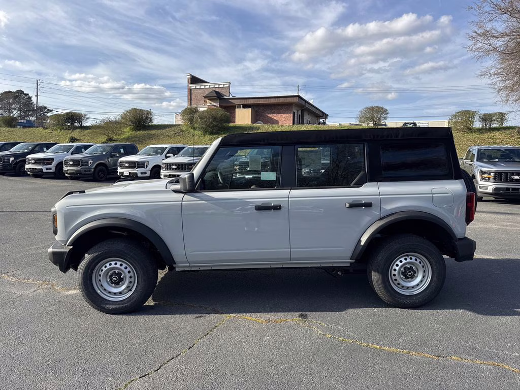 2026 Avalanche Ford Bronco Base 4X4 SUV