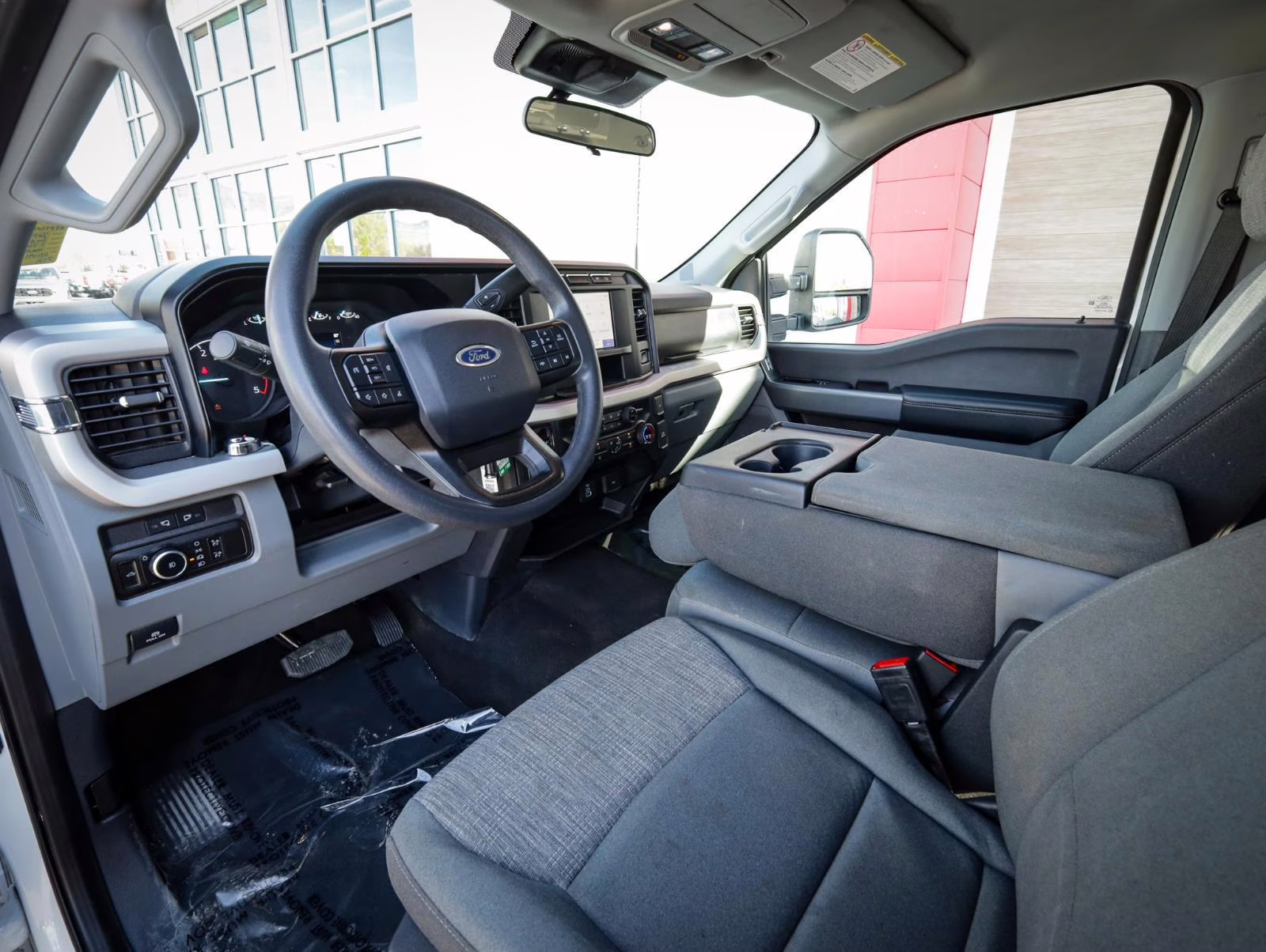 2024 Oxford White Ford Super Duty F-250 SRW XLT 4X4 Truck