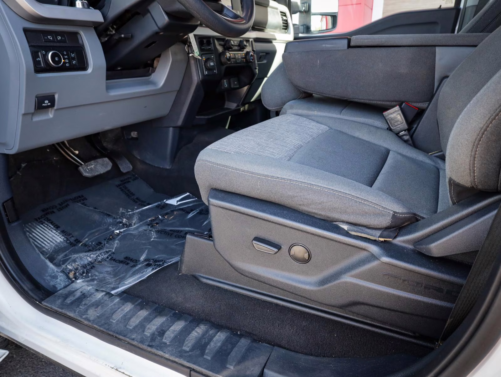 2024 Oxford White Ford Super Duty F-250 SRW XLT 4X4 Truck