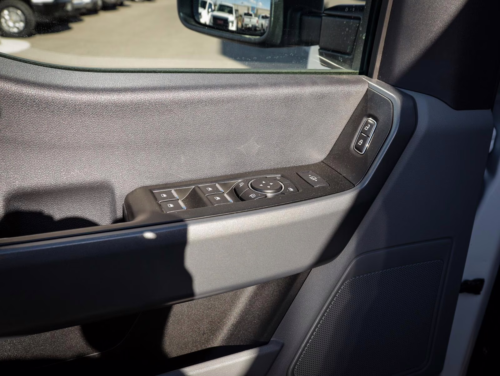 2024 Oxford White Ford Super Duty F-250 SRW XLT 4X4 Truck
