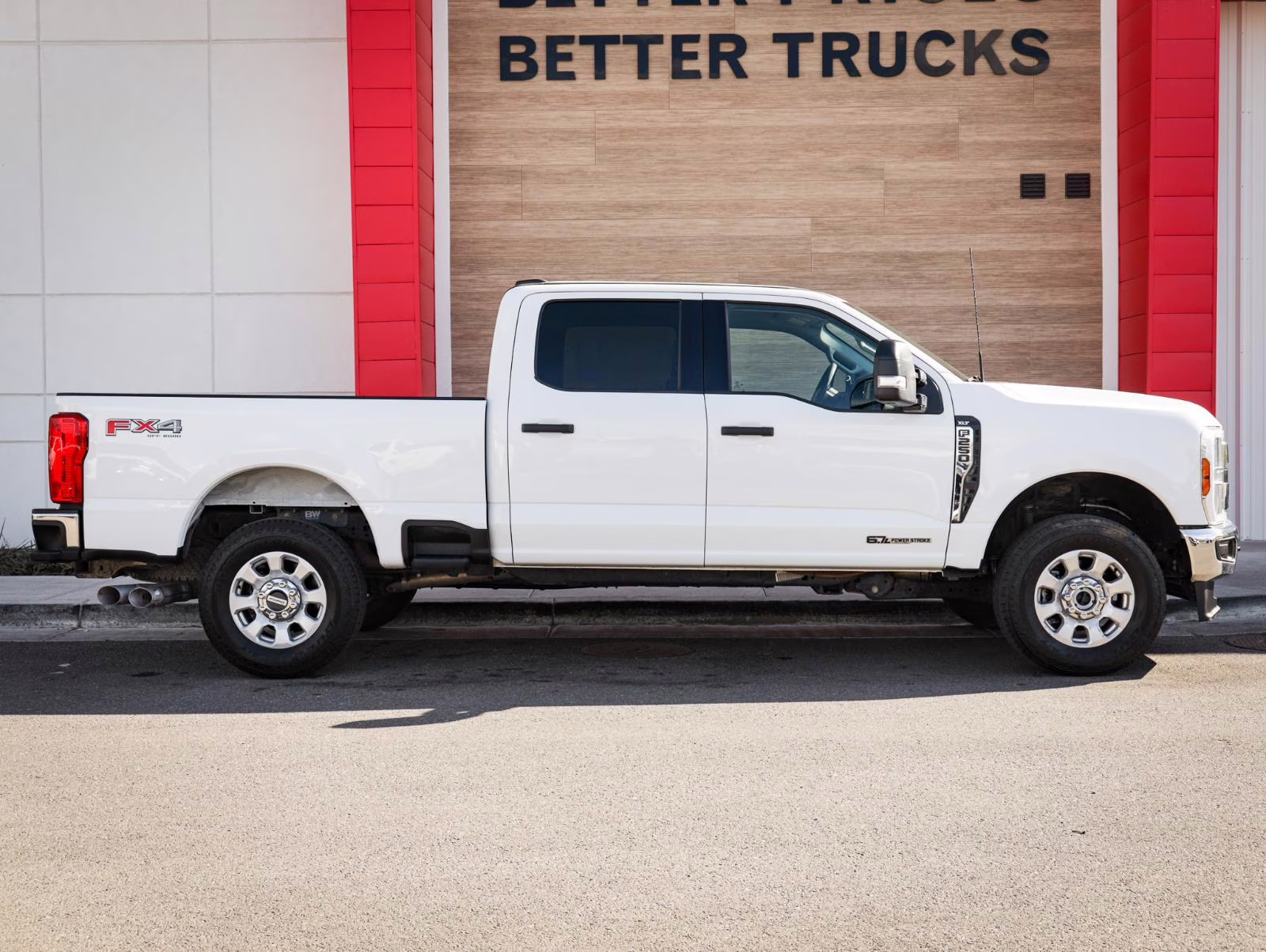 2024 Oxford White Ford Super Duty F-250 SRW XLT 4X4 Truck